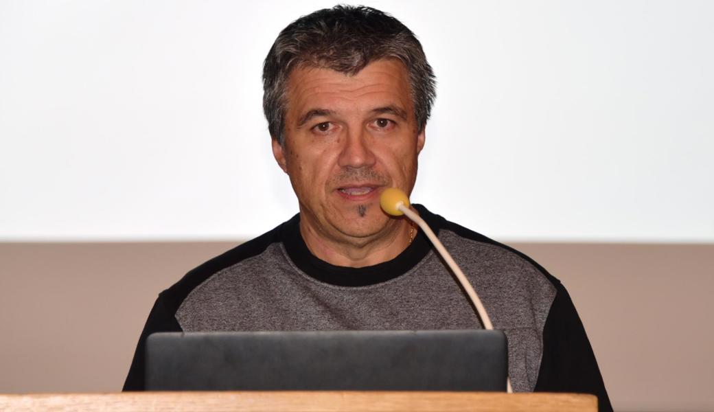 Alex Zenhäusern, der OK-Präsident des Brauchtumsfests, stellte das Programm der nächsten Fasnacht detailliert vor.