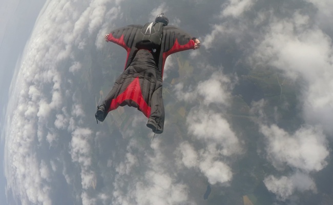 Eine Extremsituation überlebt: So geht es den Wingsuit-Springerinnen
