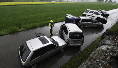 Die Feuerwehr Mittelrheintal  übte, ein Schreckensszenario auf der Autobahn zu bewältigen