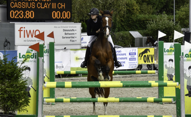 Riana Keel am Herbstspringen in Altstätten fünfmal in den «Top 4»