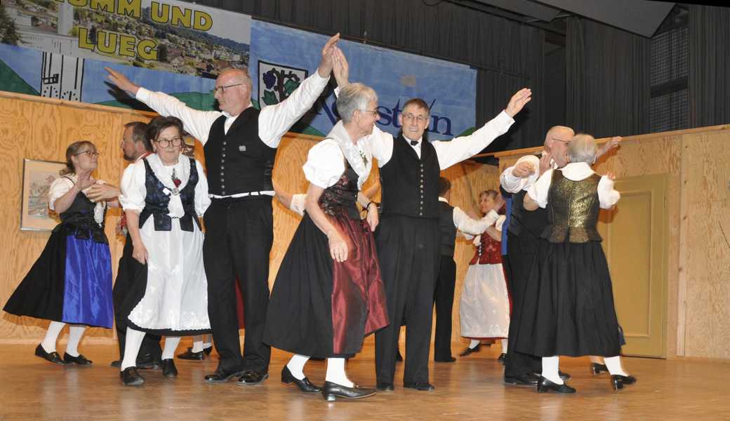 Die Rheintaler Trachten- und Volkstanzgruppe bezauberte mit verschiedensten Tanzdarbietungen.