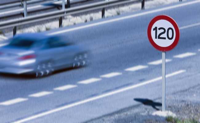 Mit 120 auf der Überholspur: Das Leben als Narr in der Schweiz