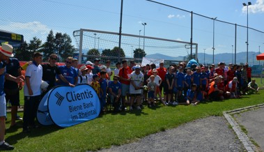 15 Plusport-Teams feiern in Widnau Fairness, Teamgeist und Freude am Fussball