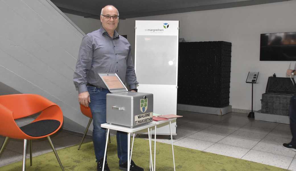 St. Margrethens Gemeinderatsschreiber Felix Tobler wickelt seit 27 Jahren Wahlen und Abstimmungen in der Gemeinde ab – im Wahllokal bekommt er immer seltener Besuch.