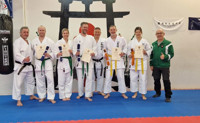 Erfolgreiche Gurtprüfungen an der Karateschule