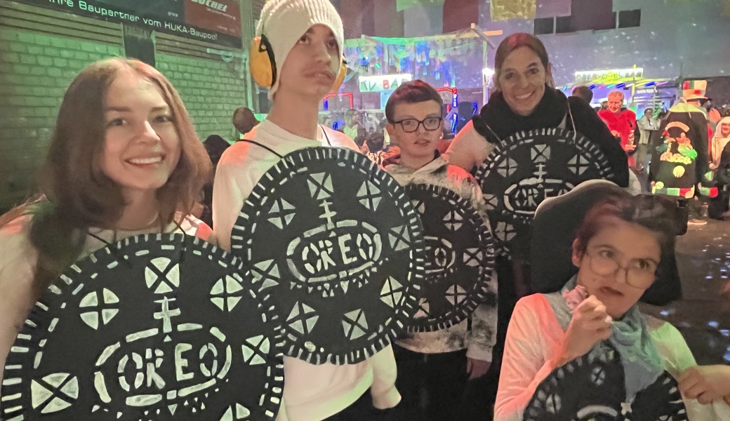 Die Oberstufe der HPS Heerbrugg feierte am Maskenball als Oreo-Kekse.