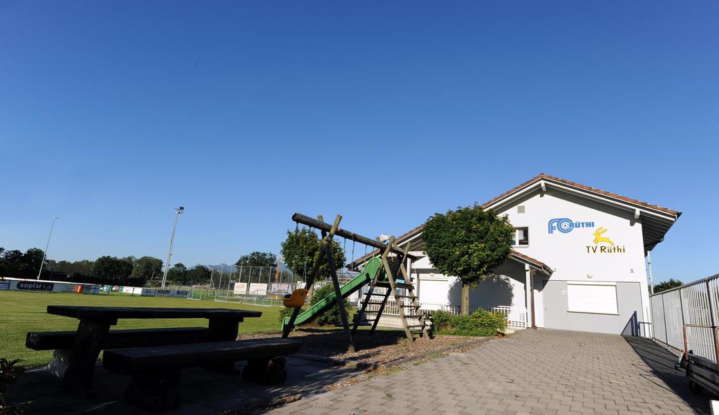 Das Clubhaus auf dem Sportplatz Rheinblick, das durch einen grösseren Neubau hätte ersetzt werden sollen.