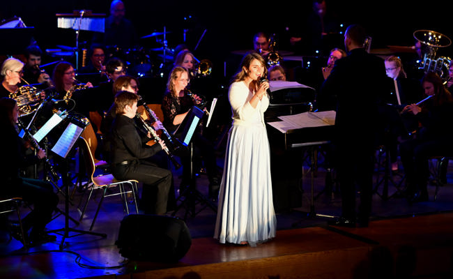 Showabend des Musikvereins Marbach mit viel Musik und grossem Kino
