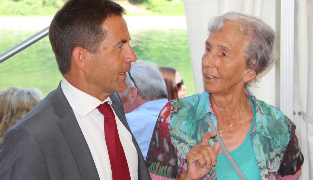 Walter Thurnherr mit seiner Tante Paula Hutter.