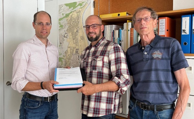 Gemeindeinitiative zum Mindestabstand von Windkraftanlagen: Unterschriften überreicht