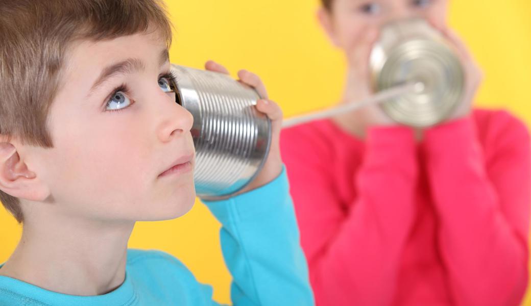 Nicht besonders leistungsfähig, aber es funktionierte: das gute, alte Büchsentelefon.