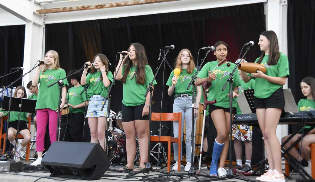 Im März formierten sich 15 Schülerinnen und Schüler der Oberstufe Rebstein-Marbach zu einer Band. Am Sonnental-Open-Air war der erste Auftritt. 