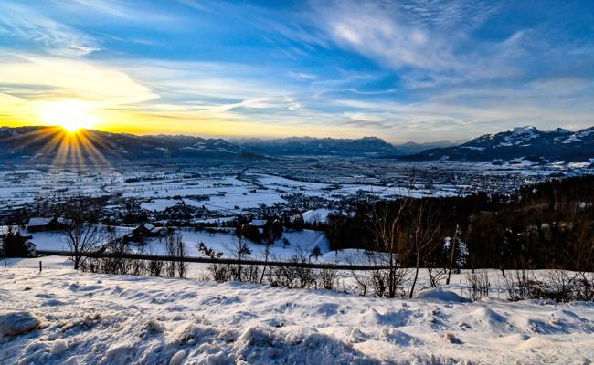 Grandioser Winter-Sonnenaufgang über dem Rheintal