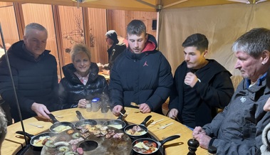 Gekocht wurde draussen, gegessen aber drinnen