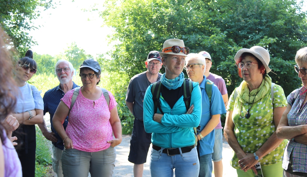 Foto zeigt einen Teil der Mitglieder bei der Besammlung beim Neeracherried