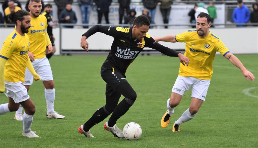 Bei Au-Berneck (in Gelb, rechts Cédric Kriebel) und Altstätten (Carlo Göldi) ist die Gefühlslage nach acht bzw. neun Spielen komplett unterschiedlich.