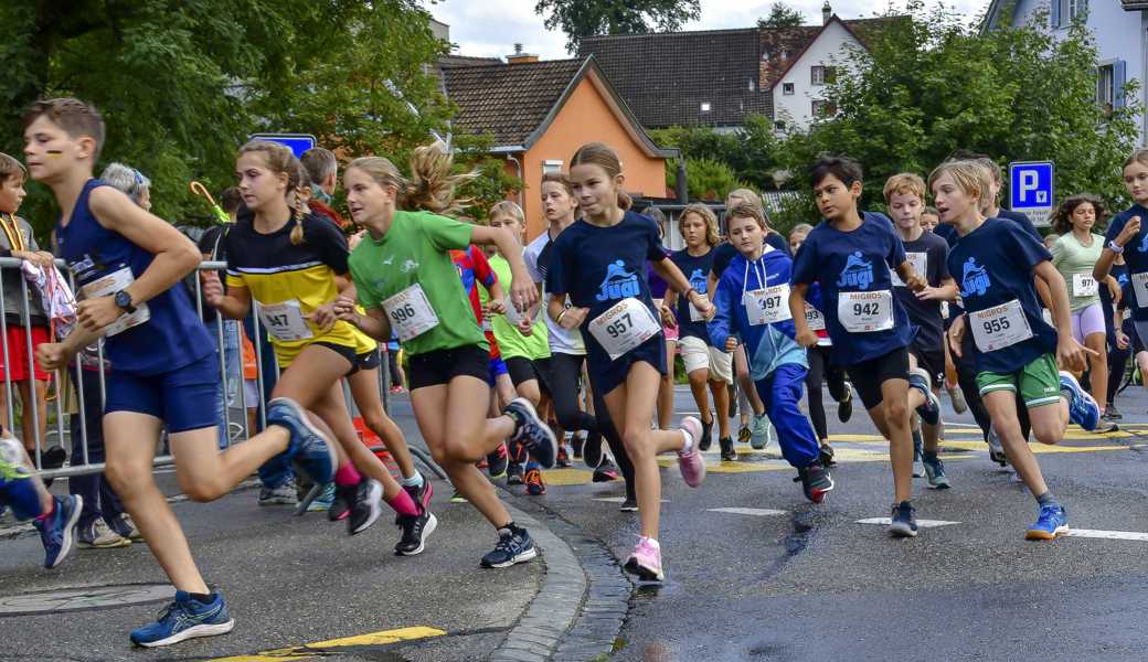 Schülerinnen und Schüler können am Städtlilauf ein Training mit Chiara Scherrer gewinnen.  