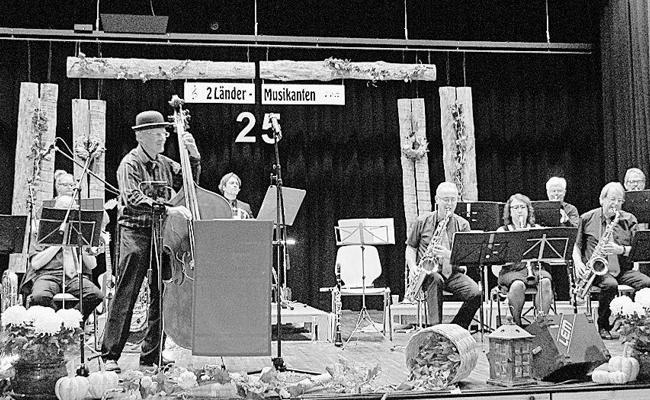 2-Länder-Musikanten spielen  die schönsten Stücke