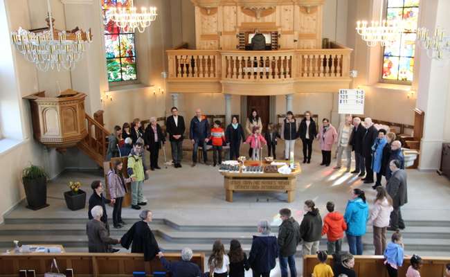 Fröhlicher Familiengottesdienst mit Abendmahl und Abschied