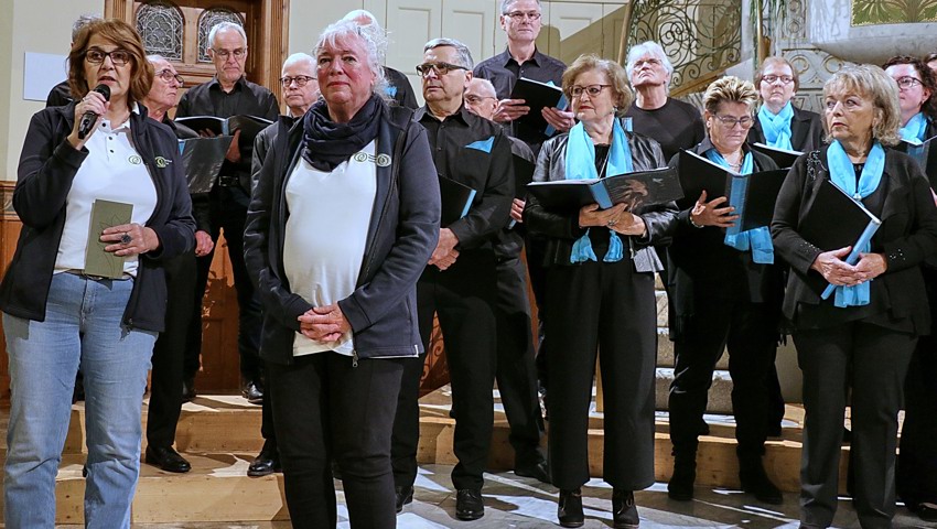 Erika Ulmann und Jutta Cobbioni stellten den Verein Hospiz-Dienst Rheintal vor. 