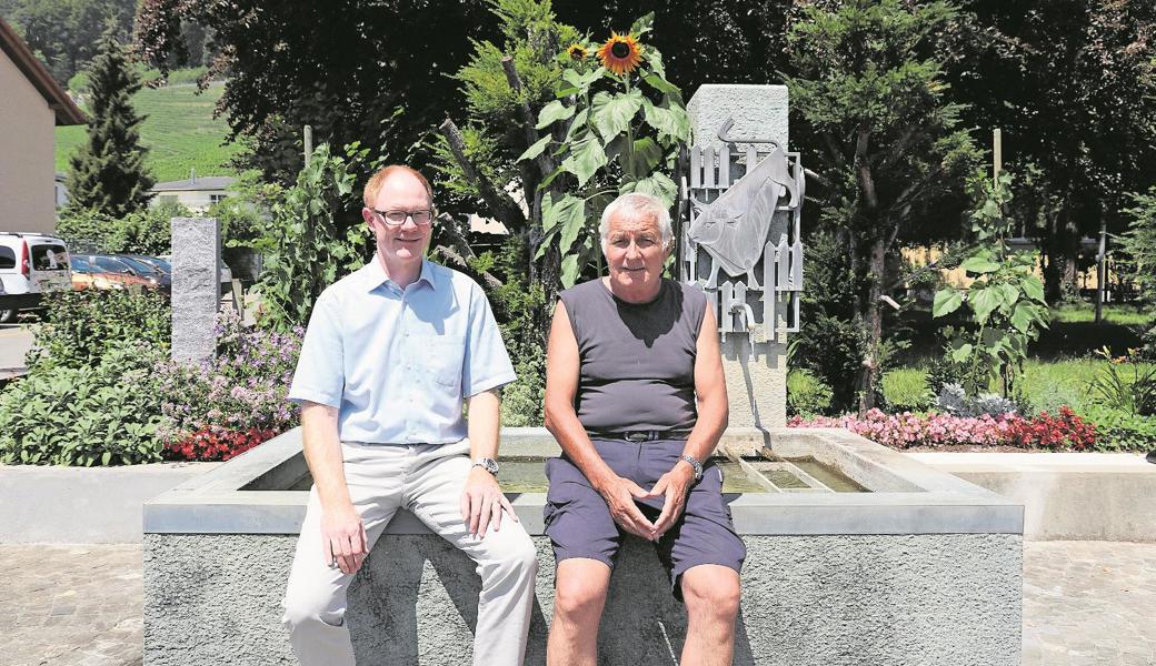 Brunnenkorporationspräsident Peter Jüstrich (links) und Brunnenmeister Ueli Stricker.