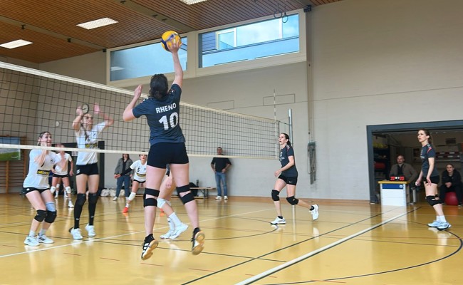 3:0-Sieg: Die Rheno-Volleyballerinnen halten sich in der 3. Liga