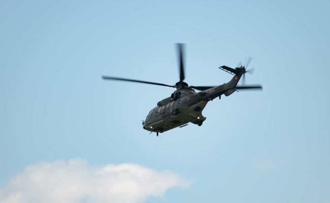 Übung: Super Puma misst Radioaktivität und fliegt übers Rheintal
