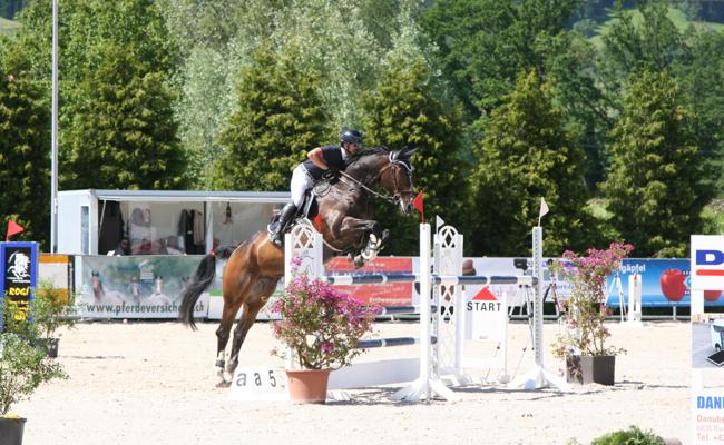 Das Auffahrtsspringen im Baffles in Bildern