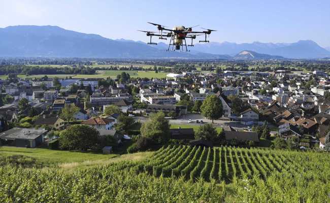 Wo Drohnen den Einsatz von Traktoren und Handarbeit ersetzen