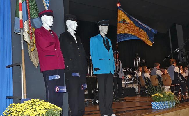 Schicke neue Uniform für die MG Diepoldsau