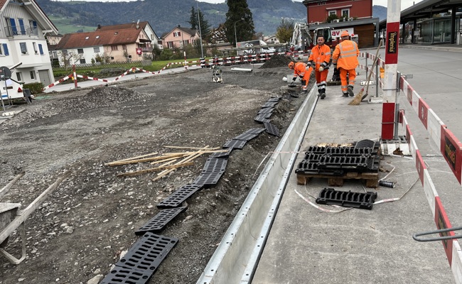 Arbeiten beim SBB Bahnhof: Regenwasser soll vom Parkplatz rinnen