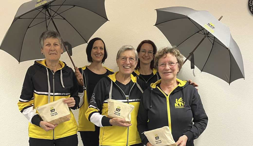 Auf Reisen und bei Regen mit dem KTV Oberriet verbunden (von links): dtext  Auf Reisen und bei Regen mit dem KTV Oberriet verbunden (von links): dtext