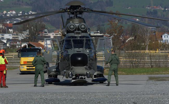 Stichwort: Luftschloss per Helikopter