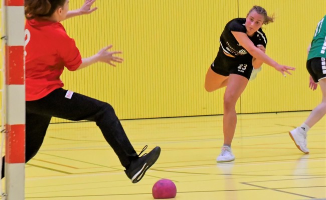 HCR-Frauen mit Remis beim Leader