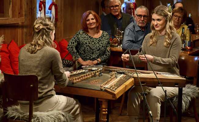 Karrierekick: Virtuose Hackbrett-Spielerinnen belohnen sich mit Fernsehauftritt