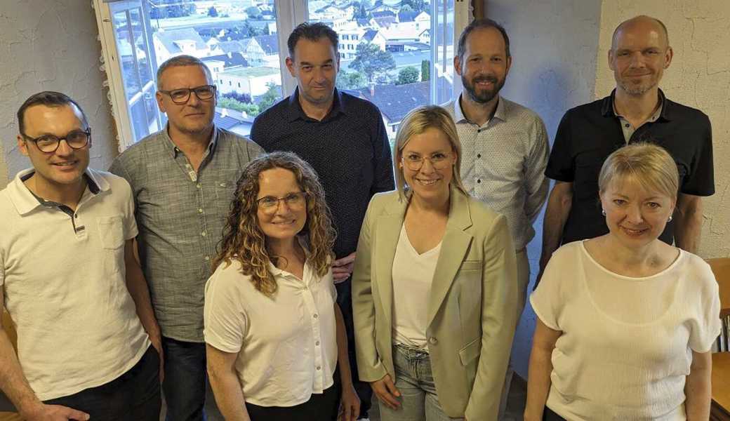Die Kandidierenden (v. l.): Adrian Knechtle, Ronald Mucks, Nicole Ledergerber, Massimo Celentano, Martina Keel, Alexander Arnold, Manuela Schöbi, Lukas Fässler. Es fehlen Rahel Huynh-Biefer, Pascal Villommet, Dionys Rohner, Piratheesh Kamalanathan.