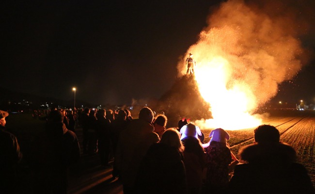 Das Feuer für die Tradition brennt beim Funken im doppelten Sinn