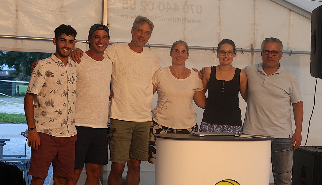 Alle sechs Finalistinnen und Finalsten der Aktiv-Clubmeisterschaften des TC Au 2024