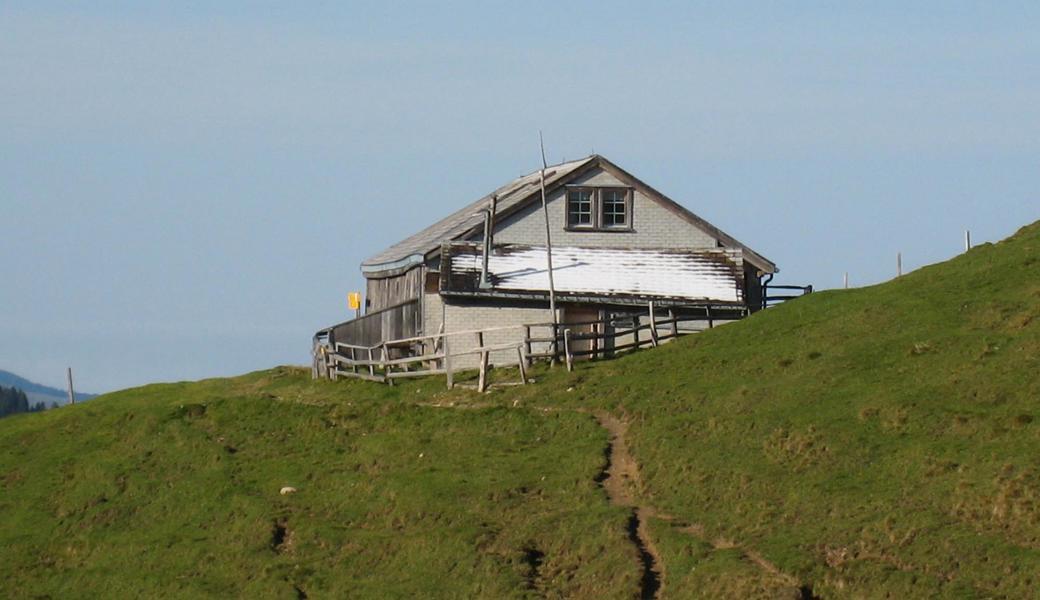 Die Alphütte vor dem Brand. 