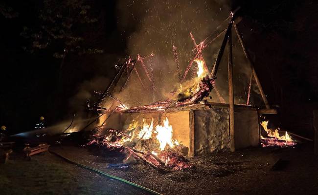 Eine Kerze löste im Museumsdorf in Mäder einen Brand aus