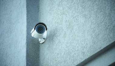 Wegen Beschädigungen, Vandalismus und Müll: Fünf Kameras auf Schulareal