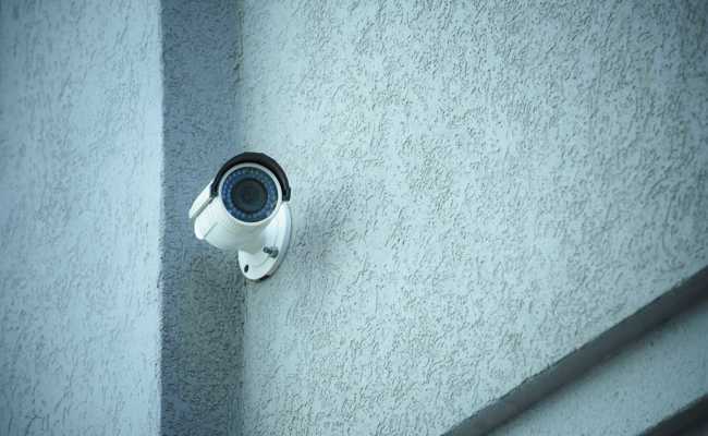 Wegen Beschädigungen, Vandalismus und Müll: Fünf Kameras auf Schulareal