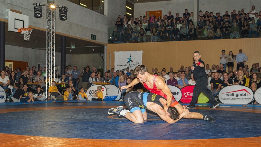 Ein Bild aus der letzten Saison: Flavio Freuler gewann die Begegnung gegen Dorien Hutter mit 4:0 Punkten. Ein Bild aus der letzten Saison: Flavio Freuler gewann die Begegnung gegen Dorien Hutter mit 4:0 Punkten.