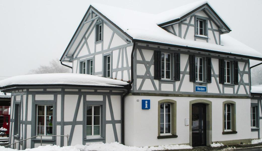 Das unter Denkmalschutz stehende Bahnhofgebäude von Heiden.