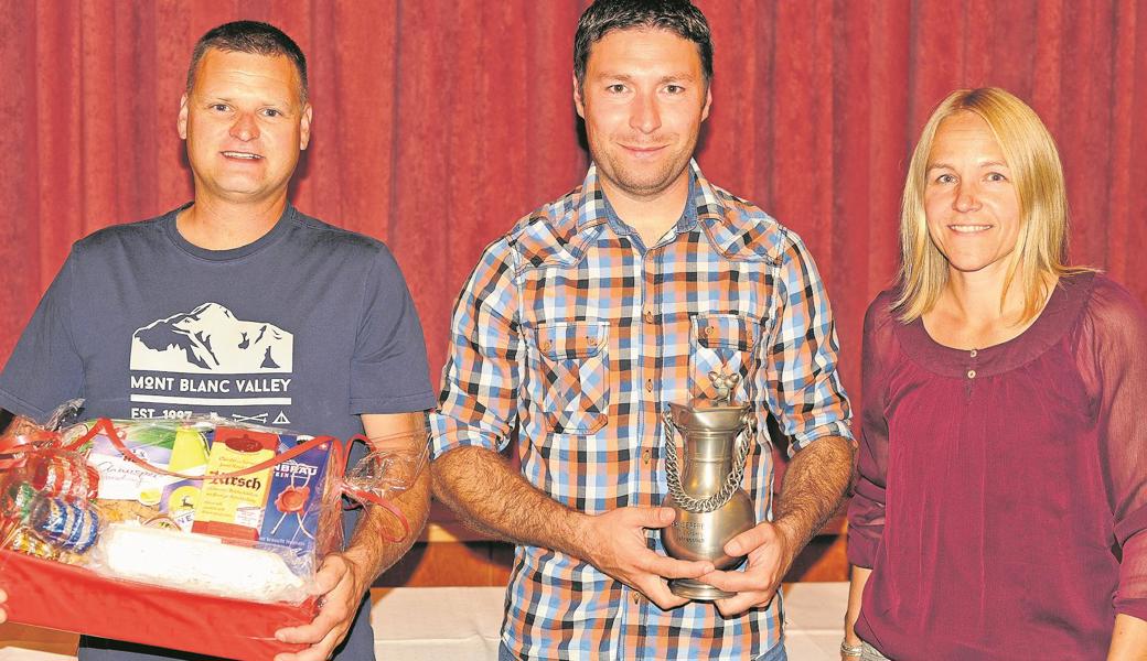 Die Sieger der Saison 2018: Remo Räss (Grümpelstich, Juxstich), René Heierli (Jahresprogramm, Auszahlungsstich), Iris Räss (Röcklistich).