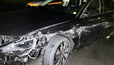 Unfall gebaut und abgehauen - Polizei erwischt Autofahrer vor Partylokal