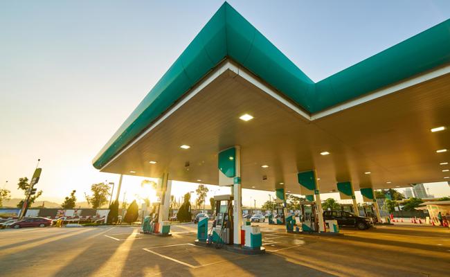 Morgens an der Tankstelle