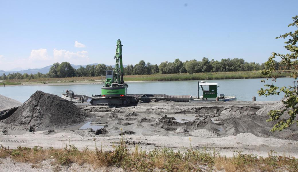 Kiesabbau im unteren Teil des Rheins.