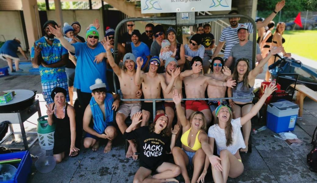 In Partylaune weihte der Ski- und Snowboardclub St. Margrethen das Sesseli in der Badi ein.