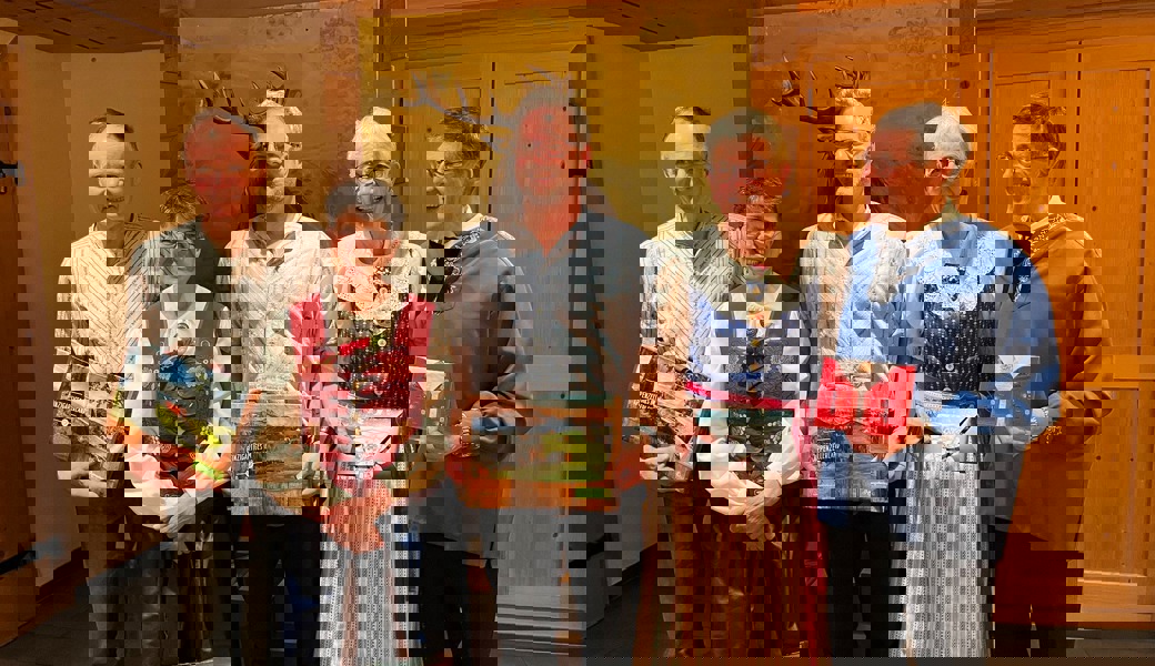 Rheintaler Trachten- und Volkstanzgruppe feiert an der HV gelebtes Brauchtum